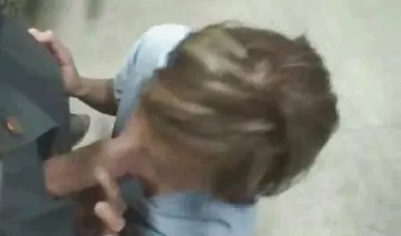 Cô bé da nâu ướt sex me ke con chong nhat ban lớn