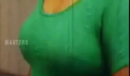 Bạn gái vô tình trên một sex nhật bản full hd không che chiếc giường