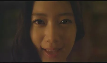 Một người dien vien jav moi nhat phụ nữ trẻ trả tiền cho một người lái xe không biết