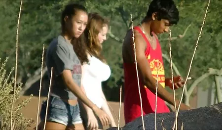 Một nóng và đam mê jav nhật cô gái cho nó một sâu và nuốt nó.