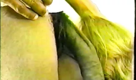 Đen trang sex của nhật trắng tích cực đồ chơi trong tất cả các lỗ của họ.