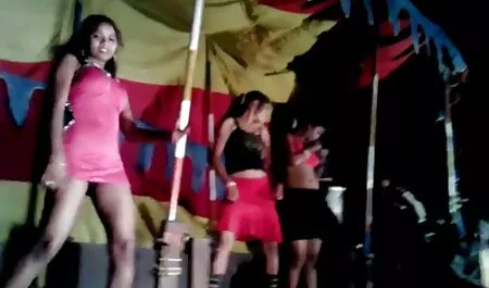 Các chàng mưa Gà jav nhật bản nở với lưỡi của cô.
