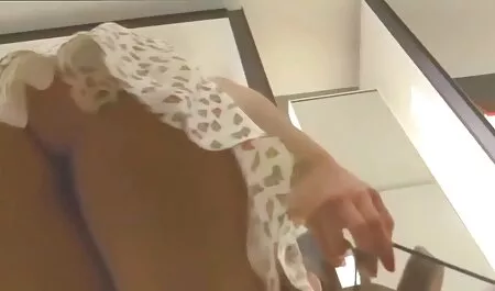 Vợ trẻ phim jav mới cập nhật với người làm Vườn sau lưng ngủ