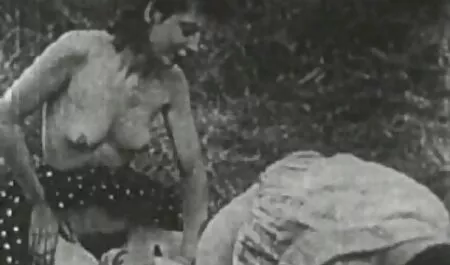 Mẹ vợ, em gái, lần đầu sex dien vien nhat ban tiên với một người đàn ông ở phía trước của chồng cô,