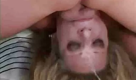 Trẻ ngọt gái với một dương vật web sex hay moi nhat lớn
